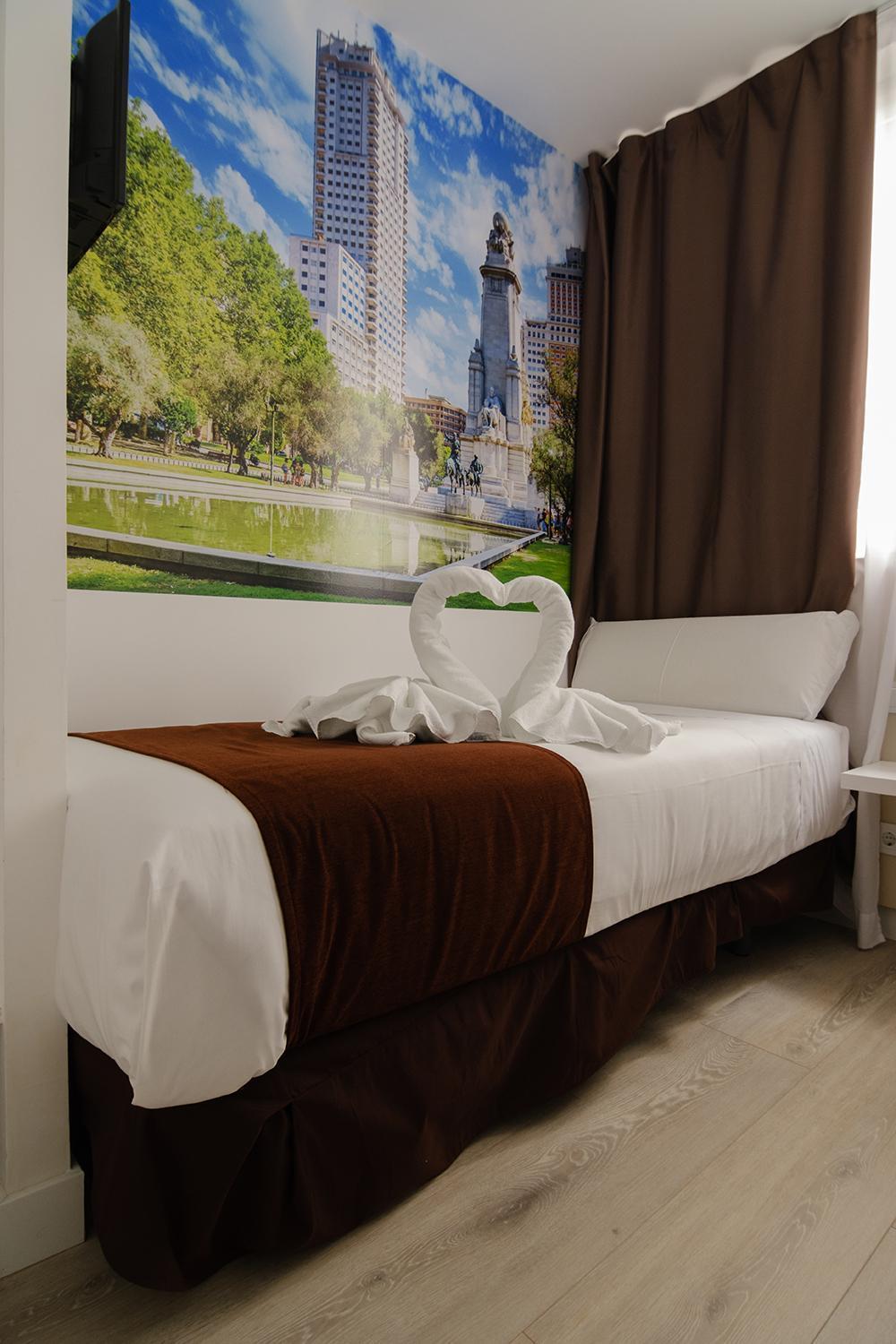 Hotel Bestprice Alegria Madrid Exterior photo