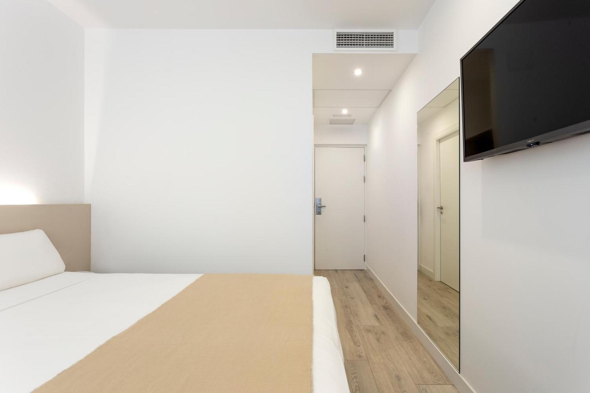 Hotel Bestprice Alegria Madrid Exterior photo